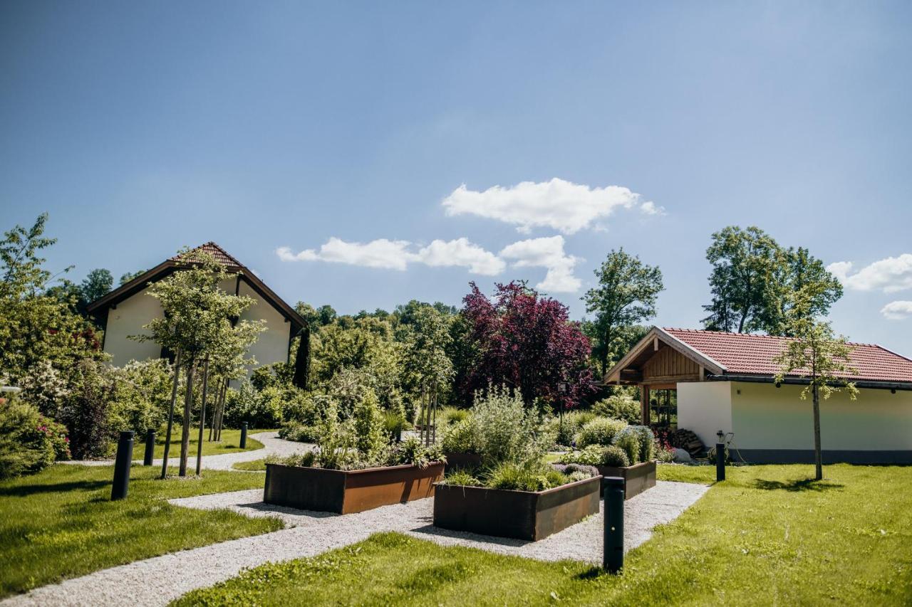 Angermuehle Landgasthof Altenmarkt an der Alz Bagian luar foto