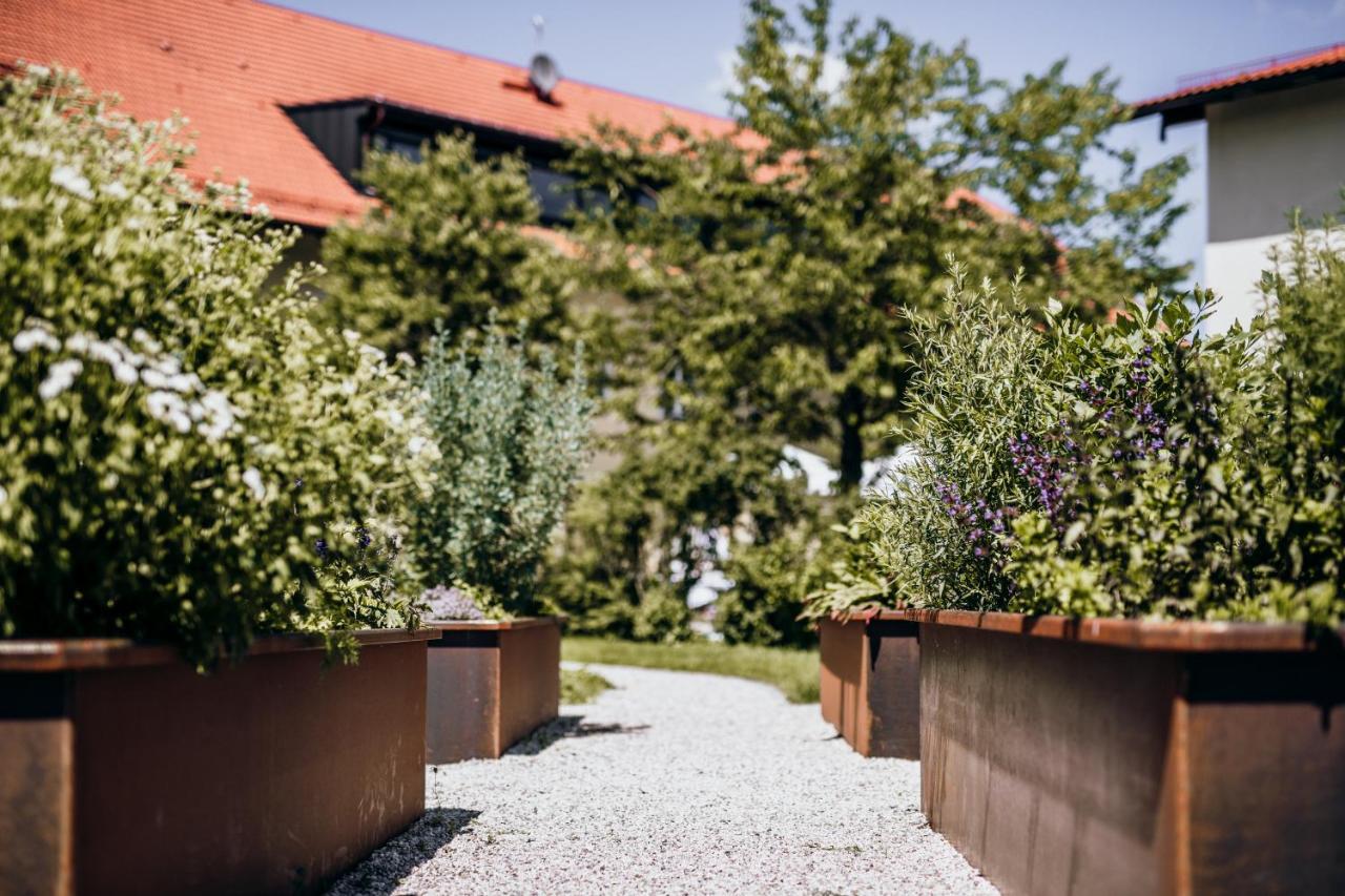 Angermuehle Landgasthof Altenmarkt an der Alz Bagian luar foto
